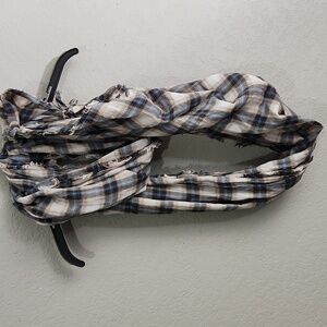 Gap Scarf Summer cotton blend plaid ends tied to form a circle scarf has flaws